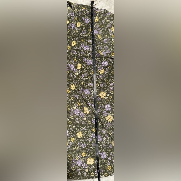 Napa Valley Floral Pleated Blouse - Picture 5 of 9